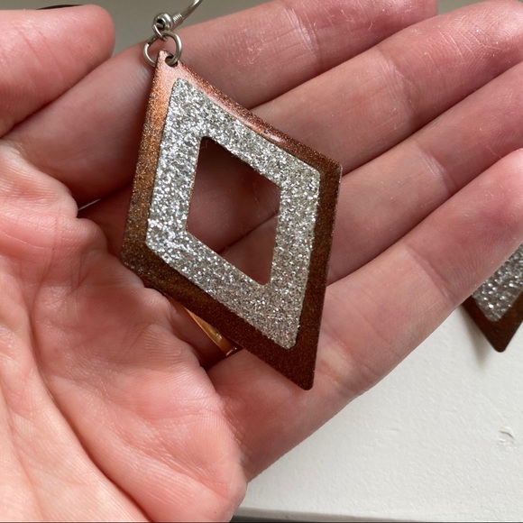 Vintage metallic geometric diamond drop earrings - Picture 5 of 7